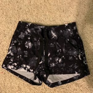 Lulelemon shorts